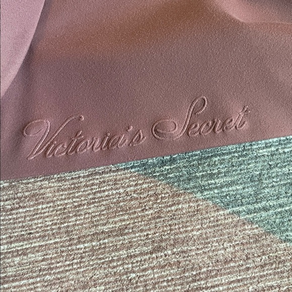 Victoria's Secret Mauve Smooth Contour Bra - Picture 3 of 10